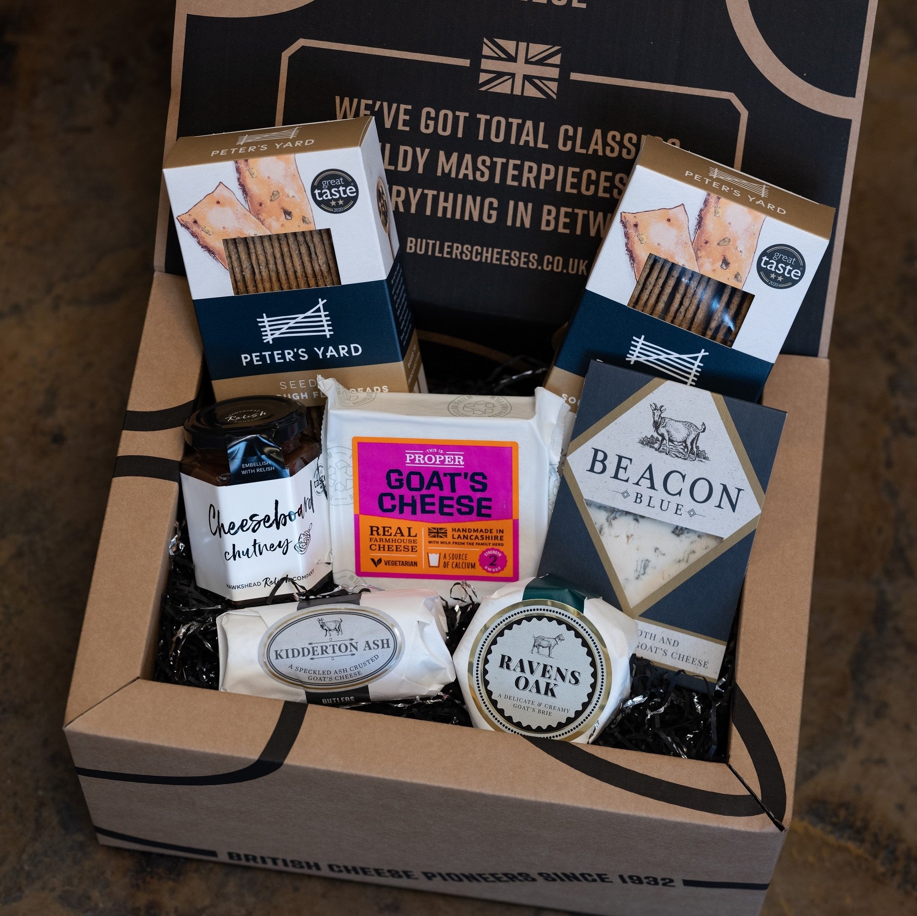 Amazon.com : Cheese and Cracker Gift Box - Charcuterie Gift Basket - Cheese,  Crackers, Biscuits and Cheese Board - Food Gift for Women/Men : Grocery &  Gourmet Food